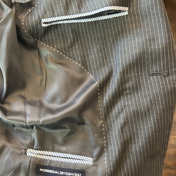 Tommy Hilfiger 38R Gray Pinstripe 100% Wool Gray Blazer Suit Jacket - Picture 9 of 9
